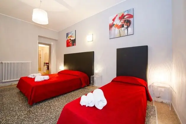 Tek Büyük veya İki Ayrı Yataklı Oda, Balkon