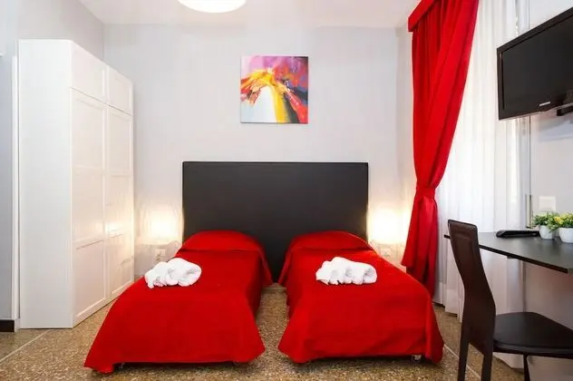 Tek Büyük veya İki Ayrı Yataklı Oda, Balkon