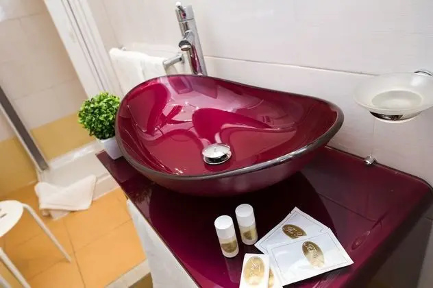 Tek Büyük veya İki Ayrı Yataklı Oda, Balkon