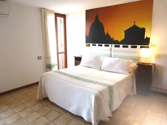 Comfort Tek Büyük Yataklı Oda