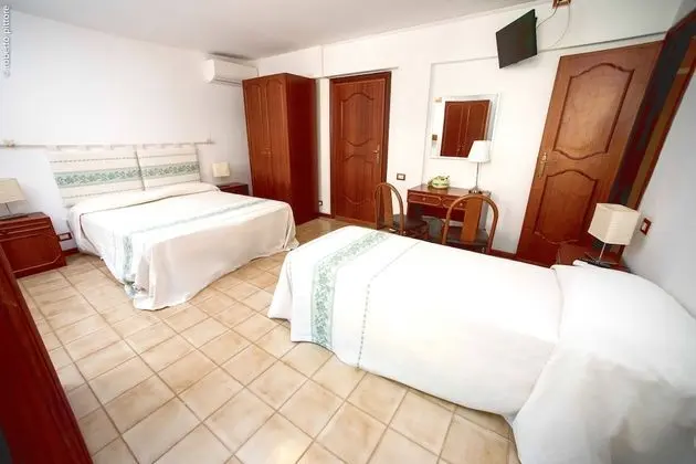 Comfort Tek Büyük Yataklı Oda