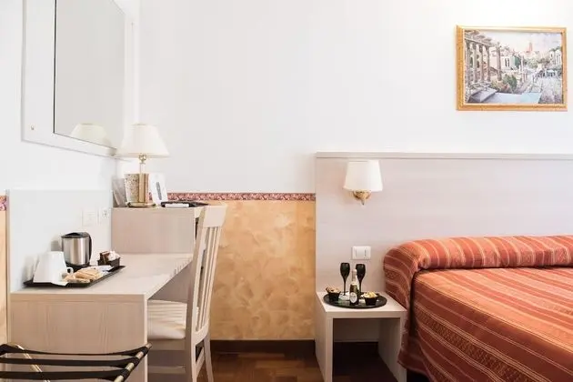 Classic Tek Büyük Yataklı Oda