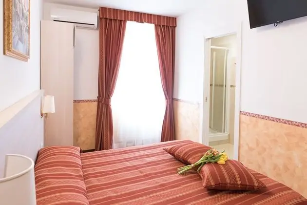 Classic Tek Büyük Yataklı Oda