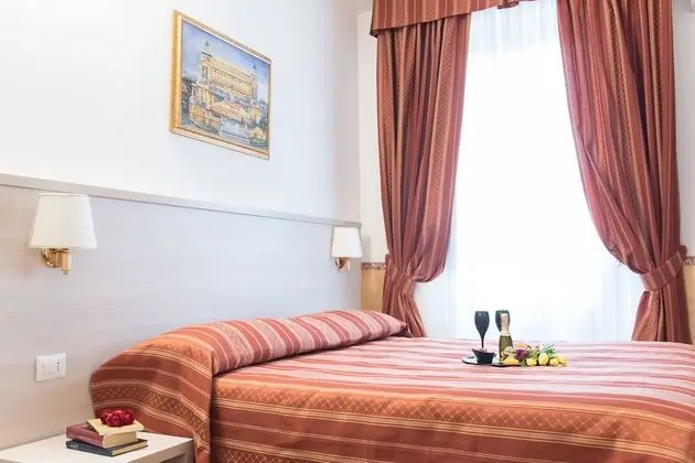 Classic Üç Kişilik Oda