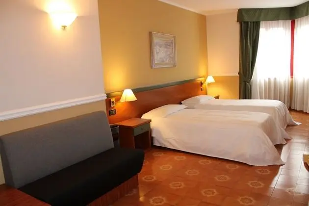 Standard Dört Kişilik Oda