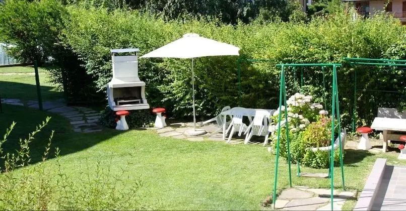 Classic Apart Daire, Bahçe Manzaralı