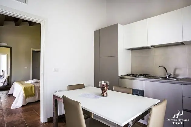 Classic Tek Büyük veya İki Ayrı Yataklı Oda, Havuz Kullanımı, Bahçe Manzaralı