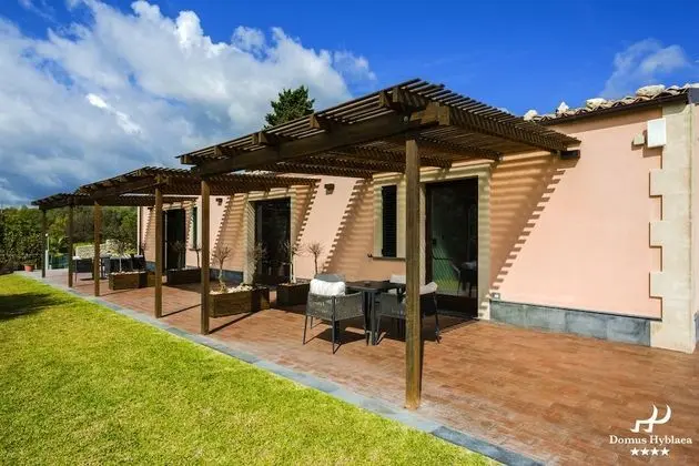 Classic Tek Büyük veya İki Ayrı Yataklı Oda, Havuz Kullanımı, Bahçe Manzaralı