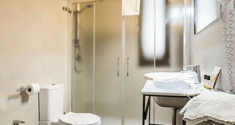 Classic Tek Büyük veya İki Ayrı Yataklı Oda, Havuz Kullanımı, Bahçe Manzaralı