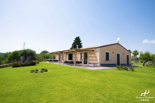 Classic Tek Büyük veya İki Ayrı Yataklı Oda, Havuz Kullanımı, Bahçe Manzaralı