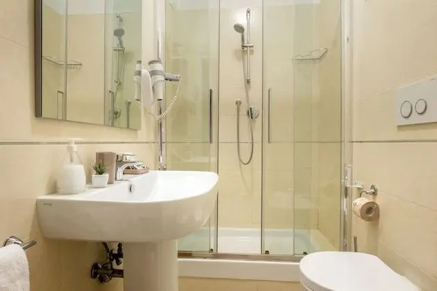 Comfort Tek Büyük Yataklı Oda