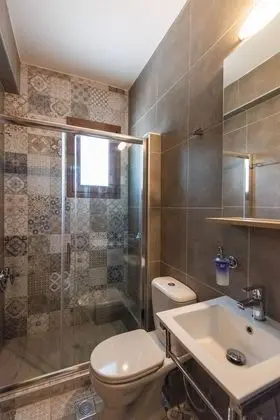 Üç Kişilik Oda