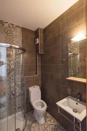Üç Kişilik Oda