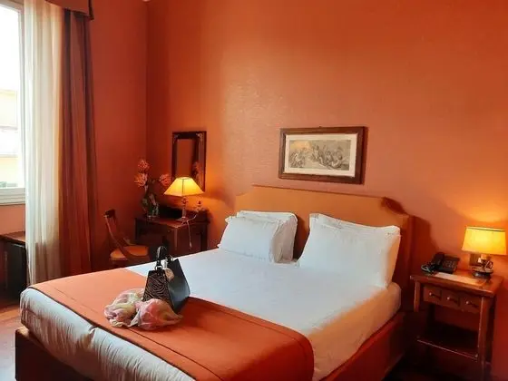 Classic Tek Büyük Yataklı Oda