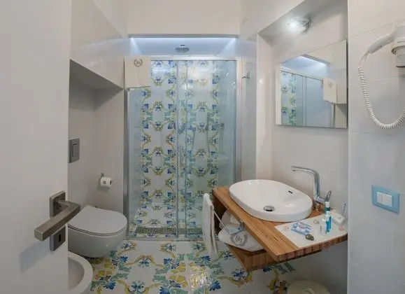 Deluxe Tek Büyük Yataklı Oda, Deniz Manzaralı