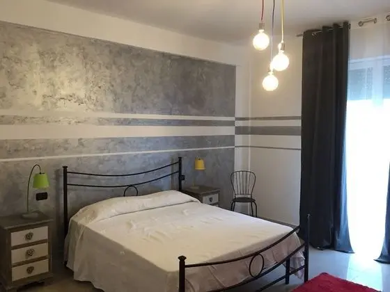 Tek Büyük Yataklı Oda, Ortak Banyo