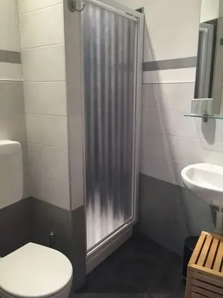 Tek Büyük Yataklı Oda, Ortak Banyo