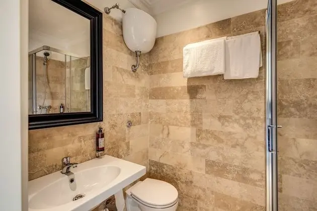 Tek Büyük Yataklı Oda