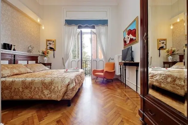 Oda, Küvet, Bahçe Manzaralı (Costantino)