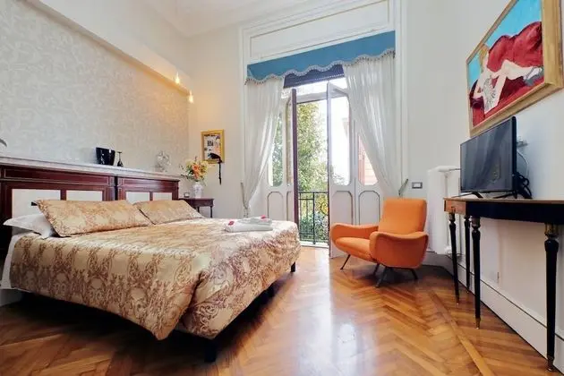 Oda, Küvet, Bahçe Manzaralı (Costantino)