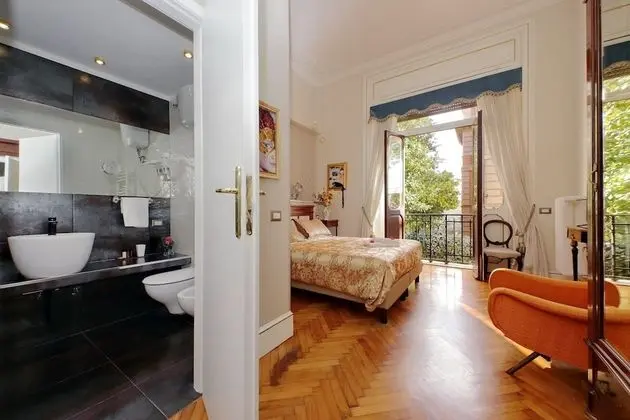 Oda, Küvet, Bahçe Manzaralı (Costantino)