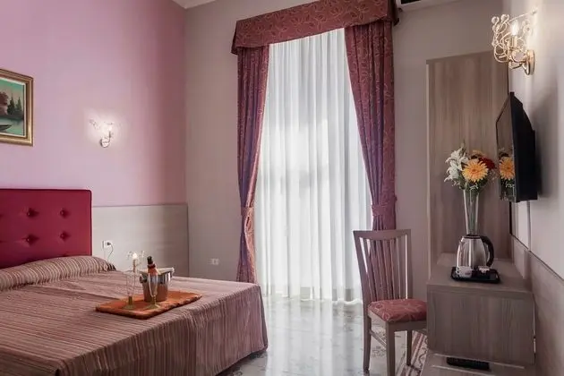 Luxury Üç Kişilik Oda