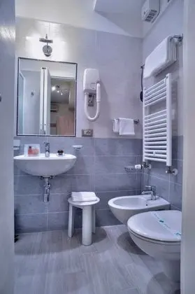 Standard Tek Büyük veya İki Ayrı Yataklı Oda, 1 Çift Kişilik veya 2 Tek Kişilik Yatak