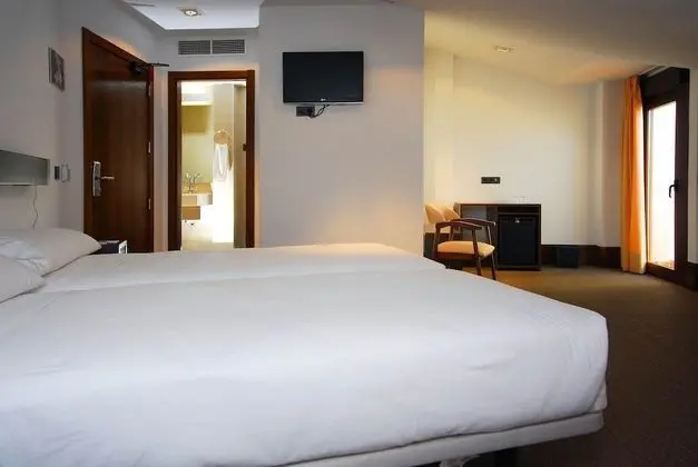 Tek Büyük Yataklı Oda (2 adults + 1 child)