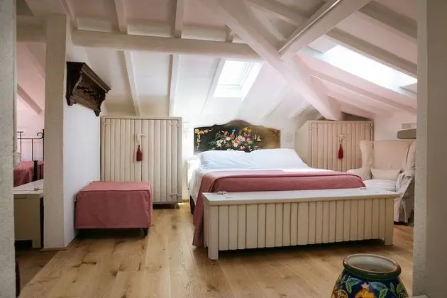 Comfort Çatı Katı (Loft), 1 Büyük (Queen) Boy Yatak ve Çekyat, Sigara İçilmez, Şömine (Attic)