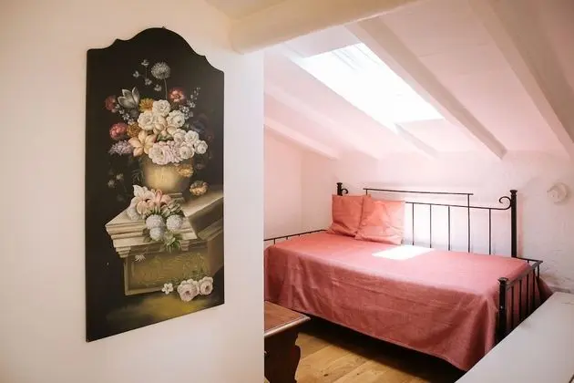 Comfort Çatı Katı (Loft), 1 Büyük (Queen) Boy Yatak ve Çekyat, Sigara İçilmez, Şömine (Attic)
