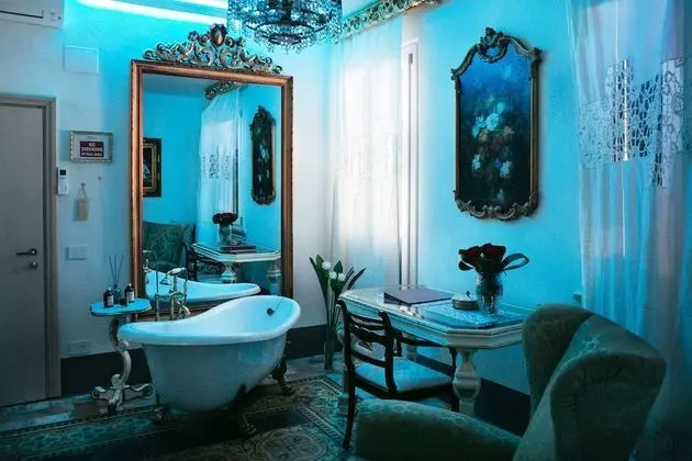 Romantic Süit, 1 En Büyük (King) Boy Yatak ve Çekyat, Sigara İçilmez, Şehir Manzaralı