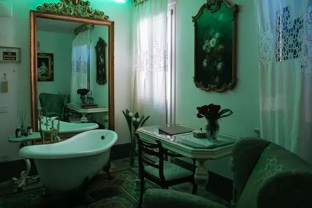 Romantic Süit, 1 En Büyük (King) Boy Yatak ve Çekyat, Sigara İçilmez, Şehir Manzaralı