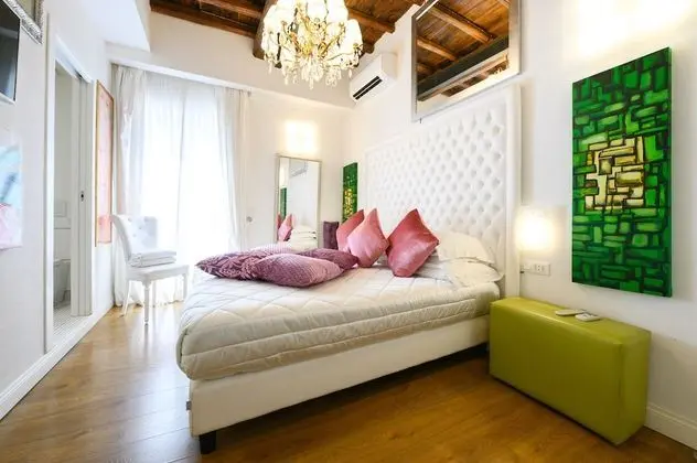 Superior Tek Büyük Yataklı Oda, Balkon, Şehir Manzaralı