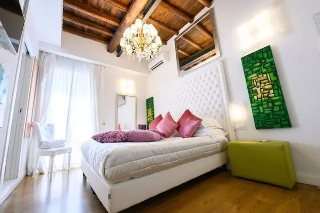 Superior Tek Büyük Yataklı Oda, Balkon, Şehir Manzaralı