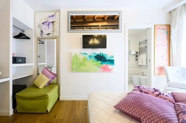 Superior Tek Büyük Yataklı Oda, Balkon, Şehir Manzaralı