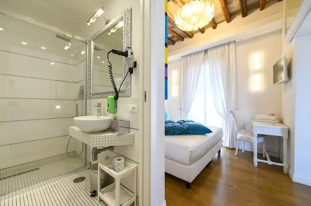 Superior Tek Büyük Yataklı Oda, Balkon, Şehir Manzaralı