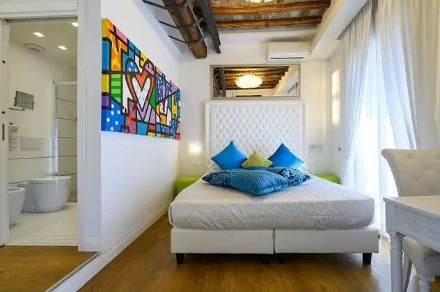 Superior Tek Büyük Yataklı Oda, Balkon, Şehir Manzaralı