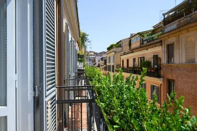 Superior Tek Büyük Yataklı Oda, Balkon, Şehir Manzaralı