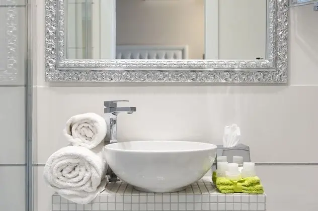 Superior Tek Büyük Yataklı Oda, Balkon, Şehir Manzaralı