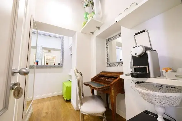 Superior Üç Kişilik Oda, Balkon, Şehir Manzaralı