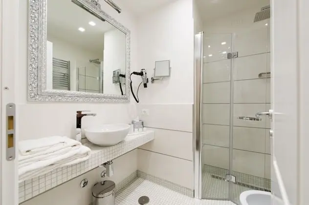 Superior Üç Kişilik Oda, Balkon, Şehir Manzaralı