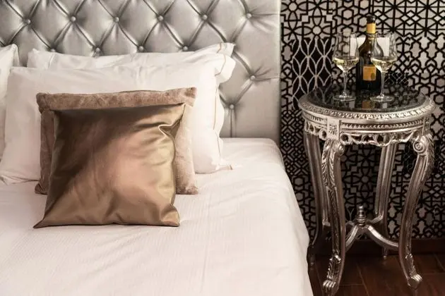 Superior Tek Büyük veya İki Ayrı Yataklı Oda, Balkon, Kanal Manzaralı