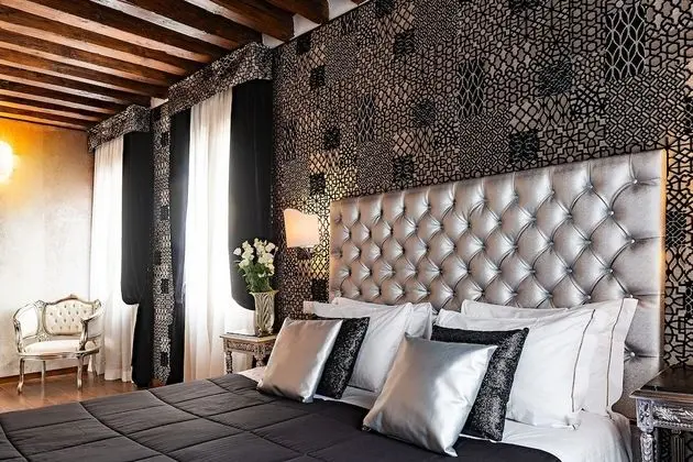 Superior Tek Büyük veya İki Ayrı Yataklı Oda, Kanal Manzaralı