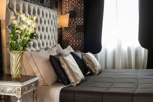 Superior Tek Büyük veya İki Ayrı Yataklı Oda, Kanal Manzaralı