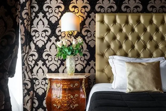 Superior Tek Büyük veya İki Ayrı Yataklı Oda, Kanal Manzaralı