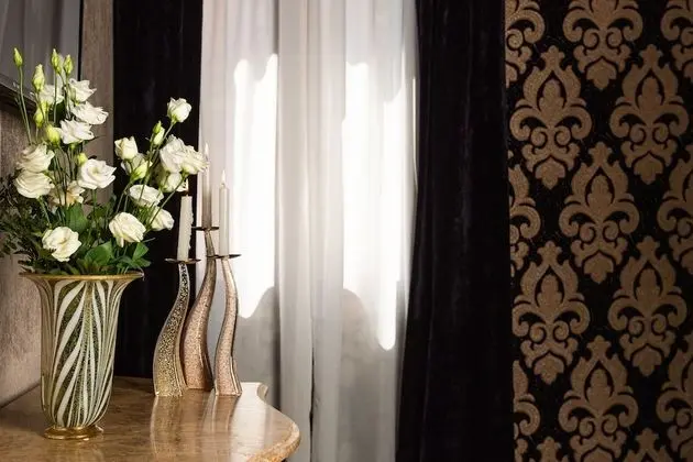 Superior Tek Büyük veya İki Ayrı Yataklı Oda, Kanal Manzaralı