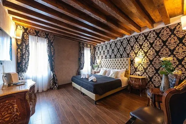 Superior Üç Kişilik Oda, Kanal Manzaralı