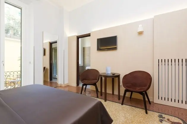 Deluxe Tek Büyük veya İki Ayrı Yataklı Oda, Balkon, Bahçe Manzaralı