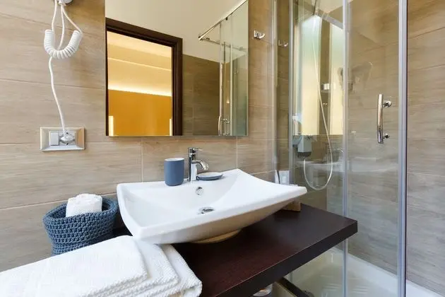 Deluxe Tek Büyük veya İki Ayrı Yataklı Oda, Balkon, Bahçe Manzaralı