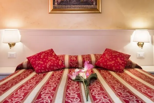 Tek Büyük veya İki Ayrı Yataklı Oda, 1 Yatak Odası, Sigara İçilmez, Şehir Manzaralı